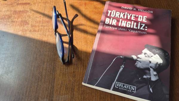 Futbol, Onur Yürüyüşü, Yeşilçam: Bir İngiliz'den İstanbul hikayeleri
